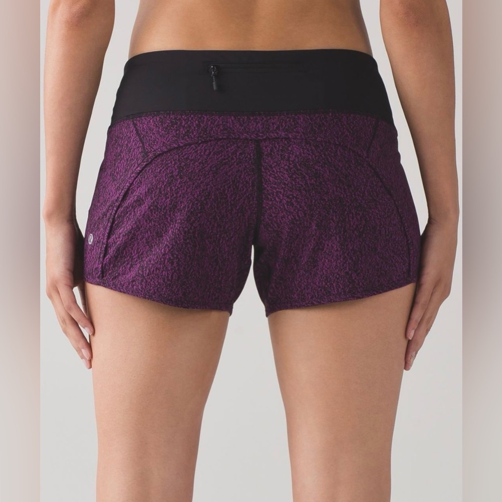 Lululemon Athletica Run Times Shorts in Circuit Aurora Black / Black 4”